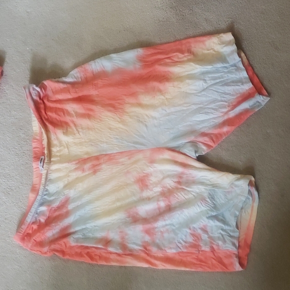 Fashion nova tie dye biker set - Picture 2 of 4